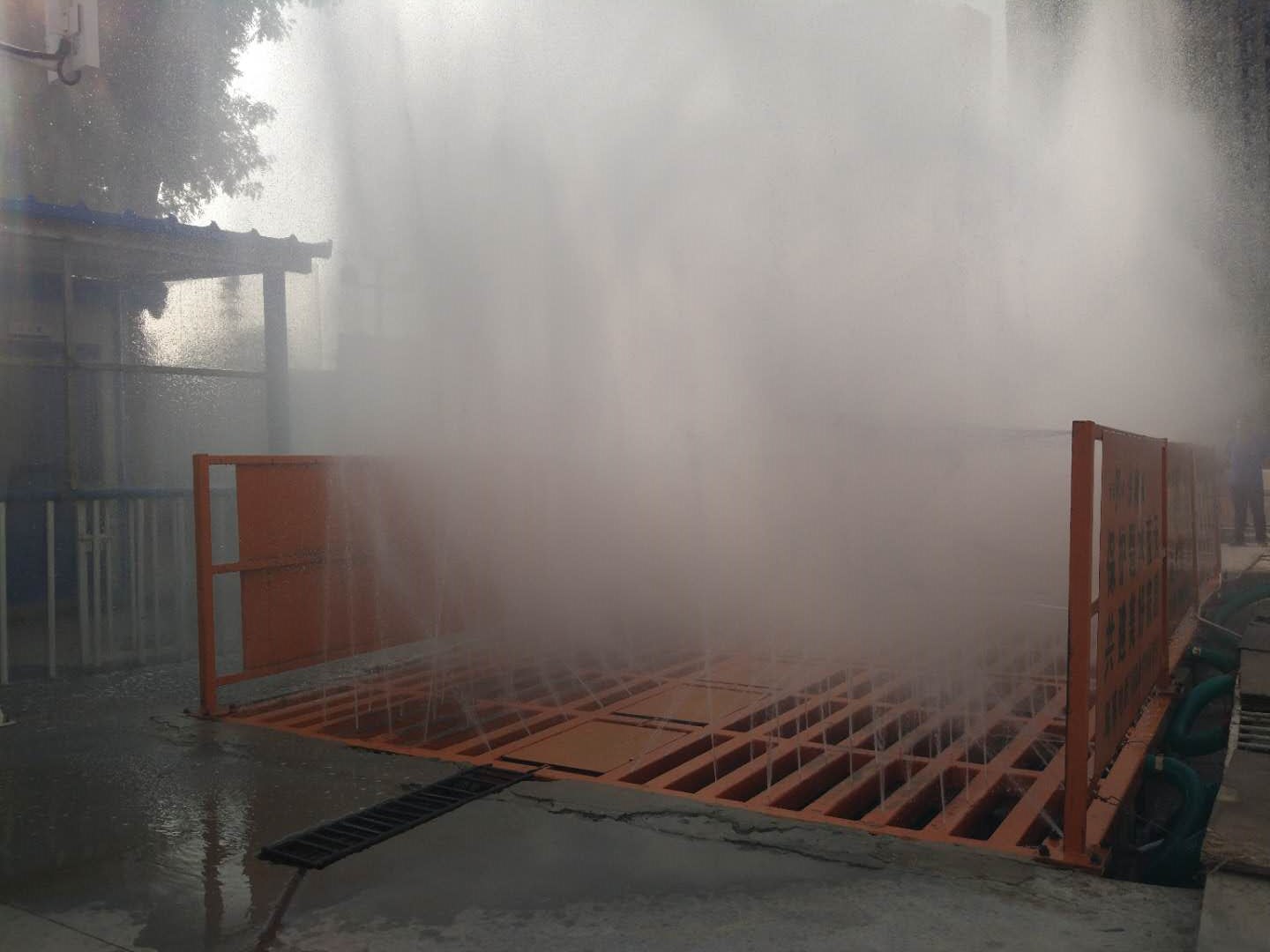 全自动工程洗轮设备广受欢迎-价格优惠工地好帮手